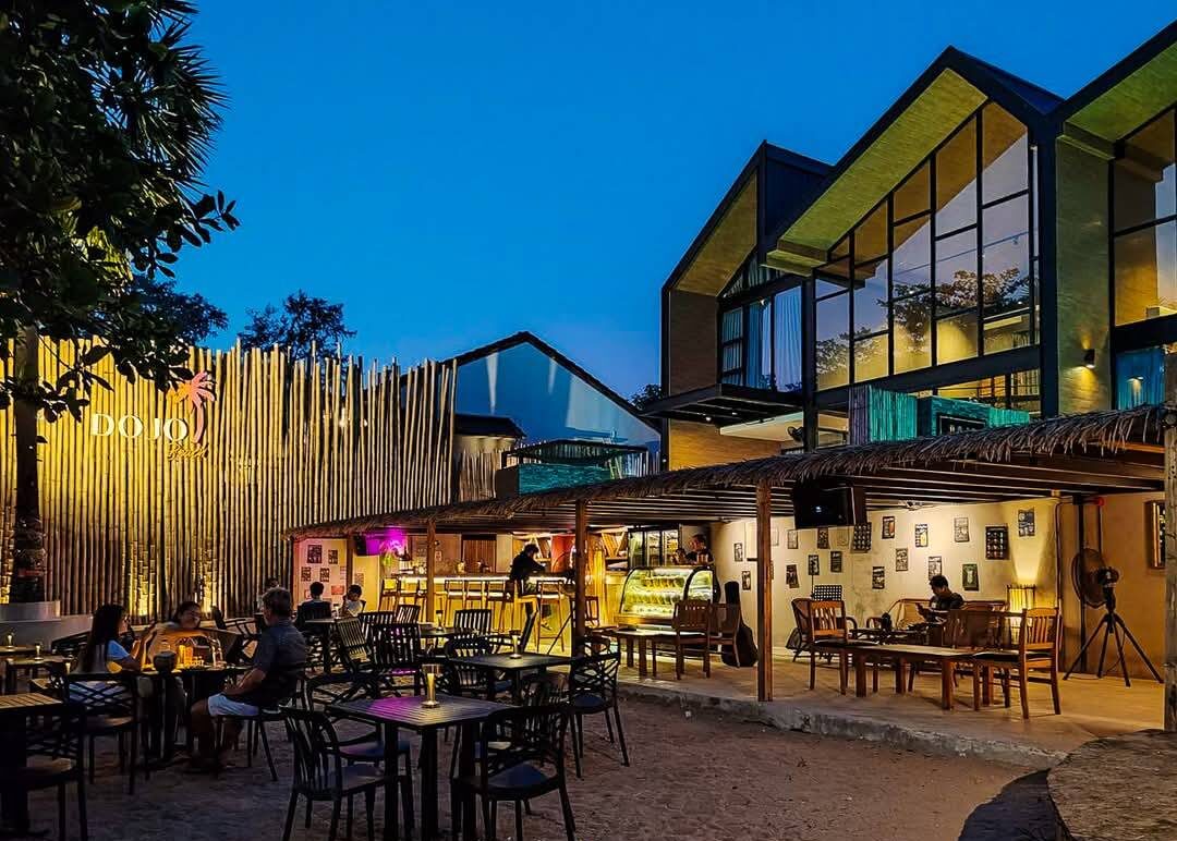 บรรยากาศริมทะเล DOJO Beach